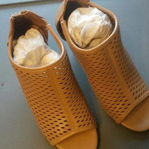 Size 6 open toe bootie